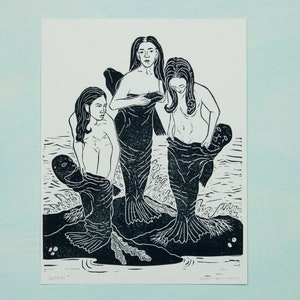 Selkies Linolschnitt mit der Darstellung von Selkies die ihre Robbenfelle aufziehen um in den Ozean zu springen Folklore, handmade, handmade Bild 4