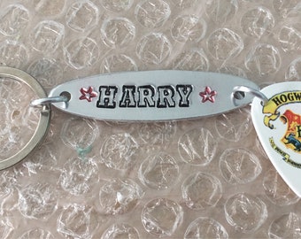 Harry Potter keyring Gift. Hogwarts Guitar pick. Harry gift. Movie gift. Magic, wizard, TV, Harry. Cheap Bargain Keyring. UK post. Keychain.