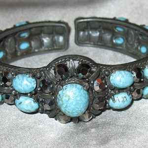 1950s Bracelet, Weiss Clamper Bracelet, 1950s Jewelry, Wide Mid Century Bracelet with Turquoise-Colored Stones in a Dark Silver Gray Setting