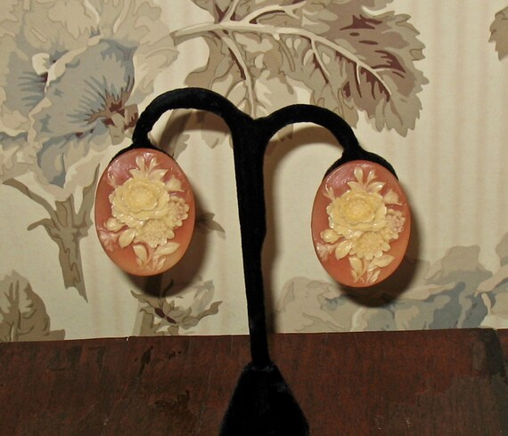 Early Carved Plastic Earrings, Clip On Floral Ear… - image 9
