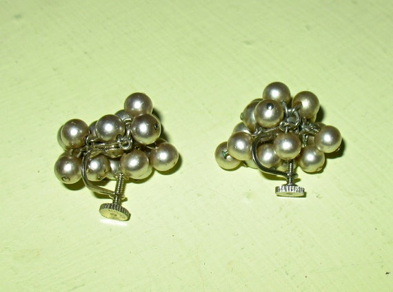 1950s Earrings, Small Faux Pearl Balls on 40s Scr… - image 7