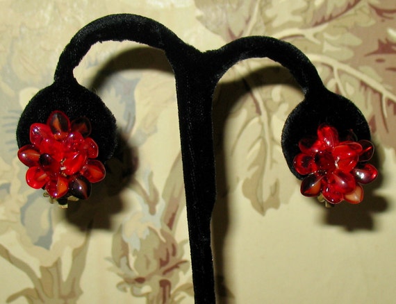 1950s Earrings, Red Marbleized Clip On Earrings, … - image 6