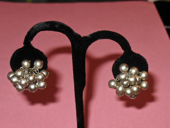 1950s Earrings, Small Faux Pearl Balls on 40s Scr… - image 1