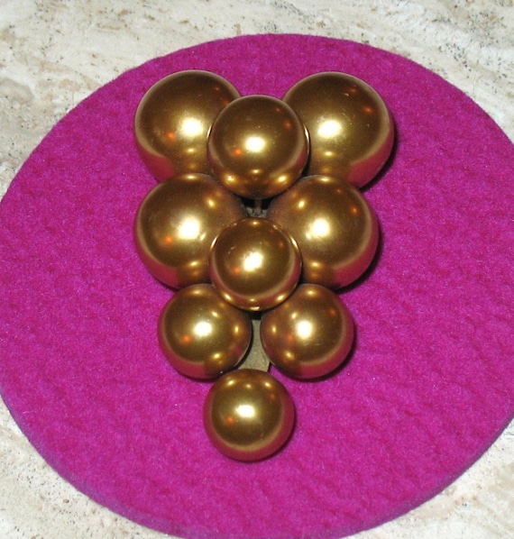 1940s, 40s Accessories, 1930s Jewelry, 30s Vintage Golden Globes Dress Clip, Golden Balls Clip, 1940s Dress Clip with Large Golden Globes