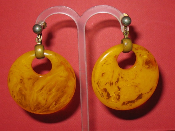 Antique Red Bakelite Screw Back Earrings 1930s