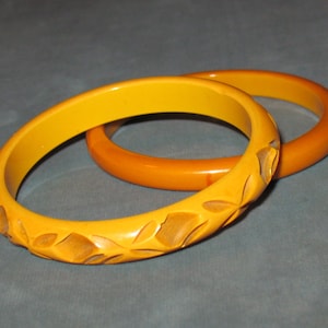 Two Bakelite Bangles, One Carved and One Solid Bangle, 1930s Butterscotch Bakelite Bangles, Yellow Carved Bakelite Bracelet, Yellow Bangle
