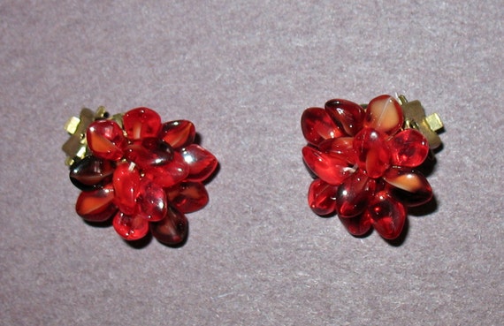 1950s Earrings, Red Marbleized Clip On Earrings, … - image 5