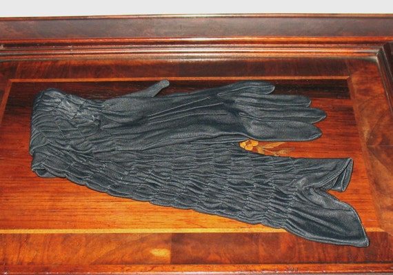 black vintage gloves