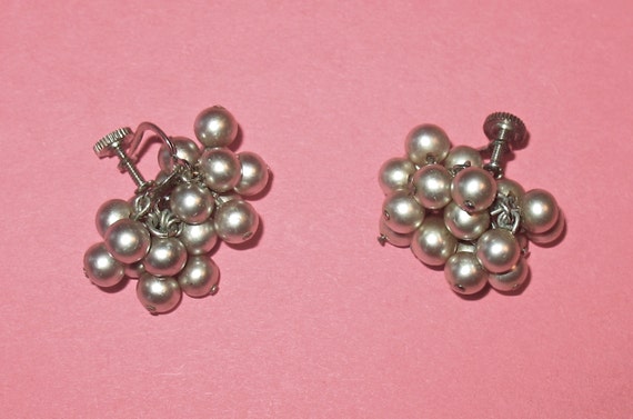 1950s Earrings, Small Faux Pearl Balls on 40s Scr… - image 5