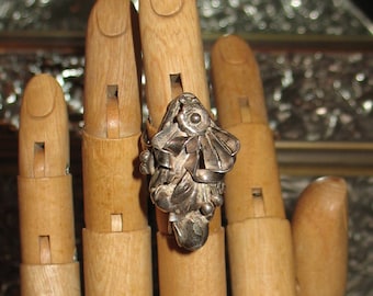 1960s Artisan-Made Ring, Small Size Silver Ring, Sterling Silver Ring, 1960s, 1970s, Silver Abstract Ring, Silver Artisan Made Ornate Ring