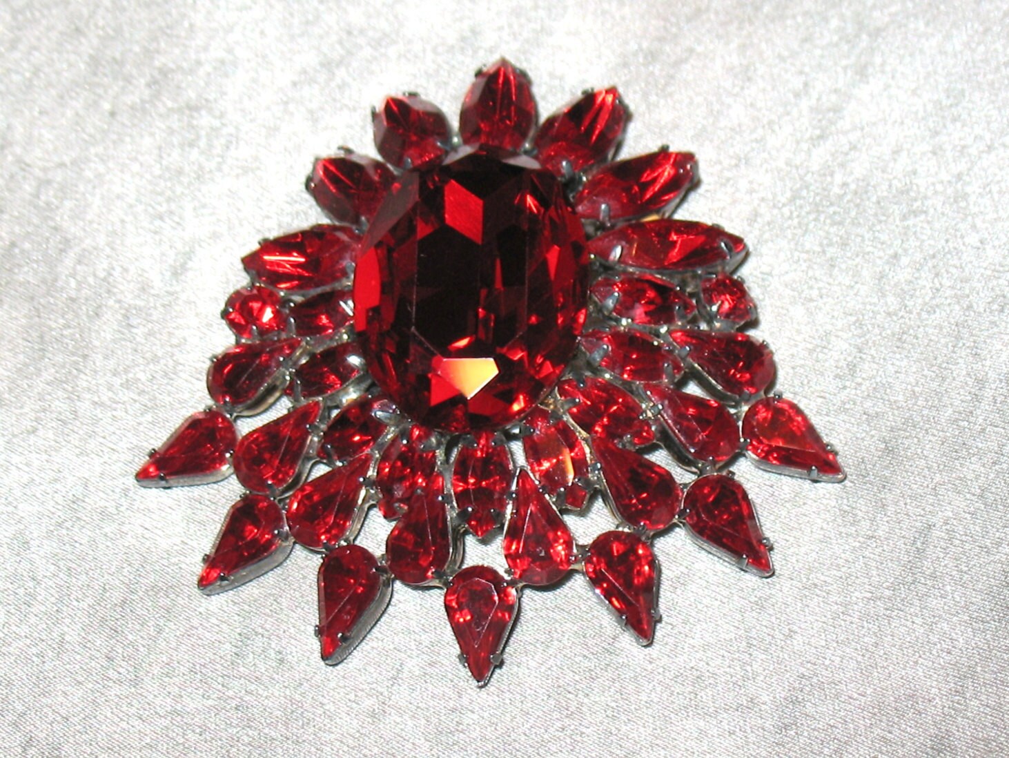 1950s Red Rhinestone Brooch, 50s Red Rhinestones Pin, 1950s