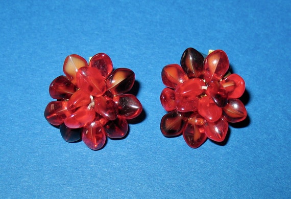 1950s Earrings, Red Marbleized Clip On Earrings, … - image 3