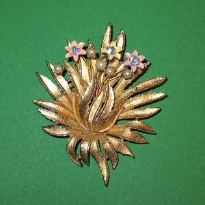 1950s Brooch, Mid Century Pin, Floral 1960s Brooch, Gilt Brooch, Pretty Flower Pin with Pearls and Rhinestones, Soldering Repair on the Back