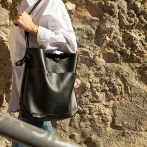 Handbag, shoulder bag, leather bag for women black color image 4