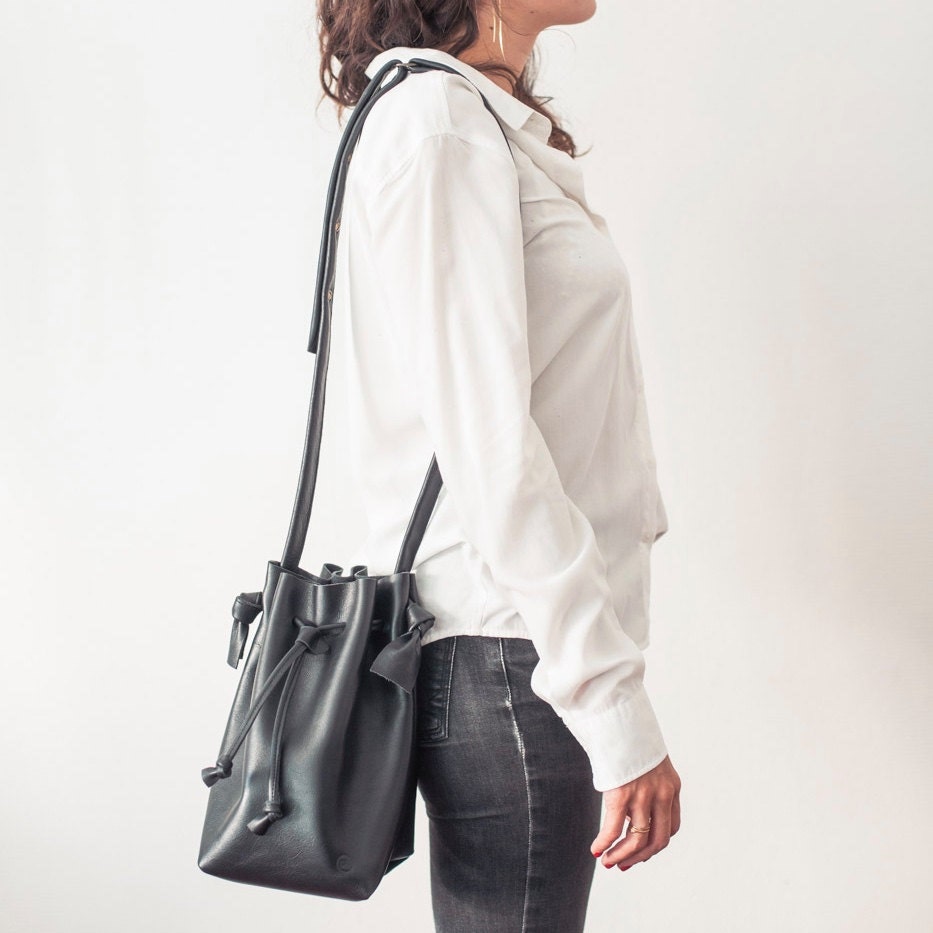 Bag seal Giselle Black leather | Etsy