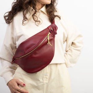 Sac banane XL, sac poitrine, cuir coloris bordeaux