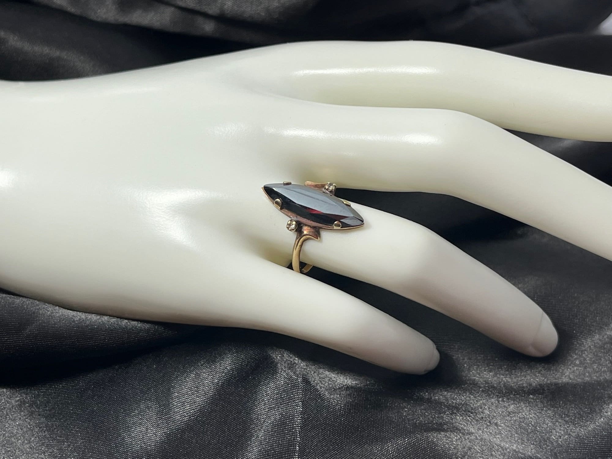 Alaskan diamond ring deals
