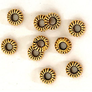 10 pcs Jump rings Oxidized Vermeil 5.5mm, Sterling Silver 2mm hole, Vermeil Jump rings with Rope Edge design, Twisted Floater - VM106