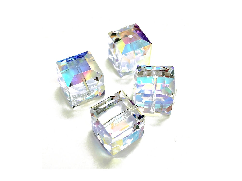 スワロフスキー® 5601 ファセットキューブビーズ 6 mm 6個