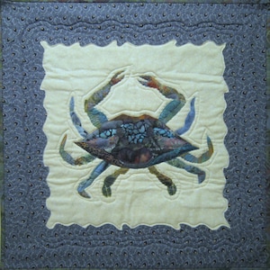 Chesapeake Bay Blue Crab raw edge applique and pieced wall quilt pattern - Digital Downloadable Pattern! Immediate Delivery - PDF