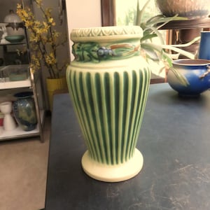 Vintage Roseville Corithian Vase