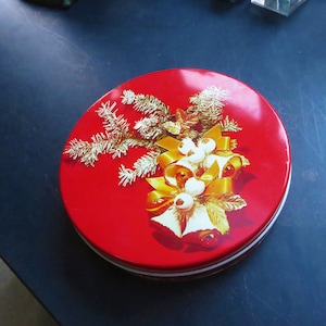 Vintage Hillson Nut Co Cleveland OH Christmas Bells Branches Nut Cookie or Candy Tin