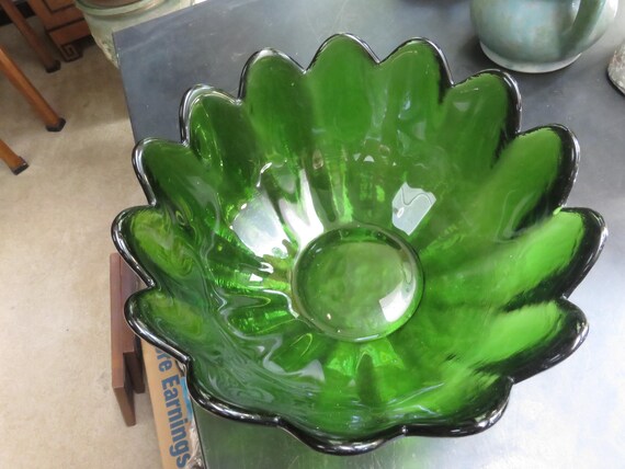 Vintage Blenko Glass Green Scalloped 14 Pedal Art Glass Bowl - Etsy