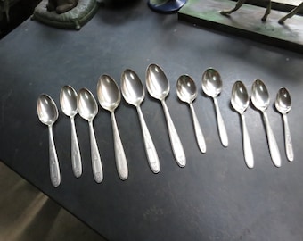 Vintage Lot of 11 Community Plate Grosvenor Teaspoons Serving Table Silverware Silverplated
