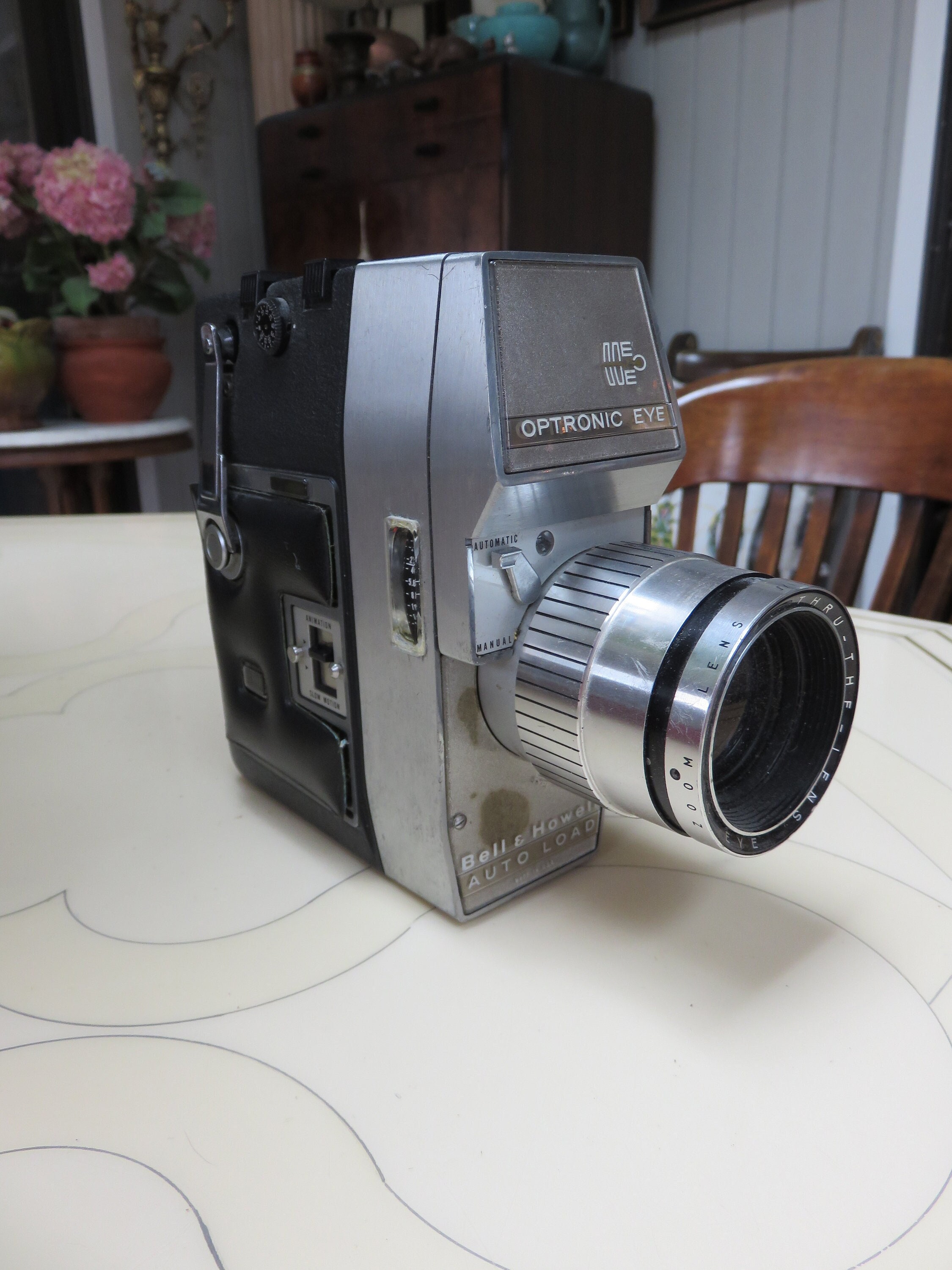 Vintage Bell & Howell Auto Load Optronic Eye Movie Camera