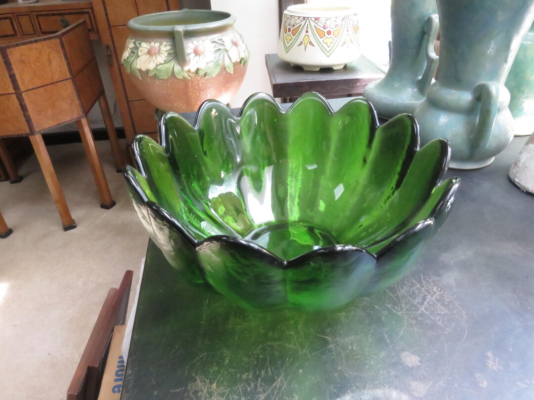 Vintage Blenko Glass Green Scalloped 14 Pedal Art Glass Bowl - Etsy