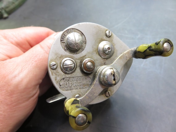 Vintage Pflueger Supreme Fishing Reel 