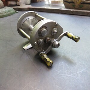 bakelite fishing reel Vintage Penn Fishing Reel Peer No 209 Level Wind Saltwater Fish Casting  Bakelite
