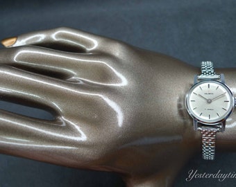 Helbros Ladies Watch 1960's West German 17 Jewel Manual Movement