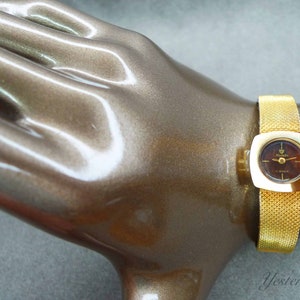 Nivada Wooden Dial Ladies 1970 Wristwatch Yellow Gold Plated Case & Strap Swiss Made 17 Jewel Manual Movement