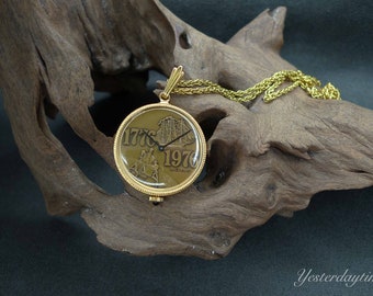 Wittnauer (Longines) 1976 Bicentennial Zwitsers 17 juwelen dameshorloge met handmatige hanger C/W ketting