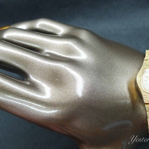 Waltham Women&#39;s Watch 1960&#39;s Manual 17 Jewel Movement