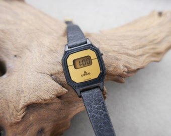 Lorus 1980's W204-4340 Japanese Ladies Retro Quartz LCD Watch