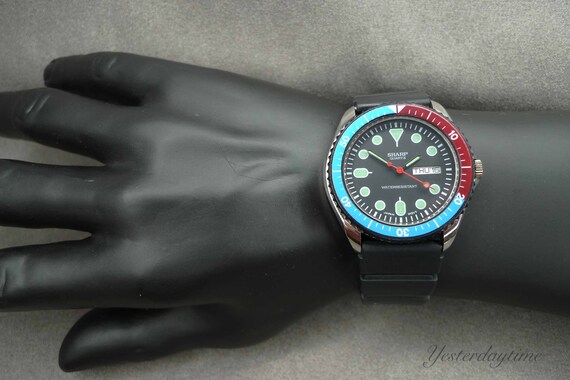 Sharp 1980 s Mans Divers Watch Black Dial 1 Jewel Japanese Quartz