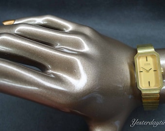 Synchron Cyma dameshorloge jaren 60 Zwitsers 17 juweel handmatig uurwerk vergulde kast en band