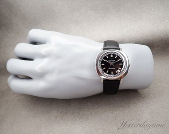 Wittnauer Geneve (Longines) 1970's Black & Grey Date Dial Men's Watch Swiss 17 Jewel Automatic Movement Stainless Steel Case