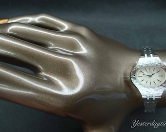 Eaumont Ladies Watch 1960's 17 Jewel Manual Watch