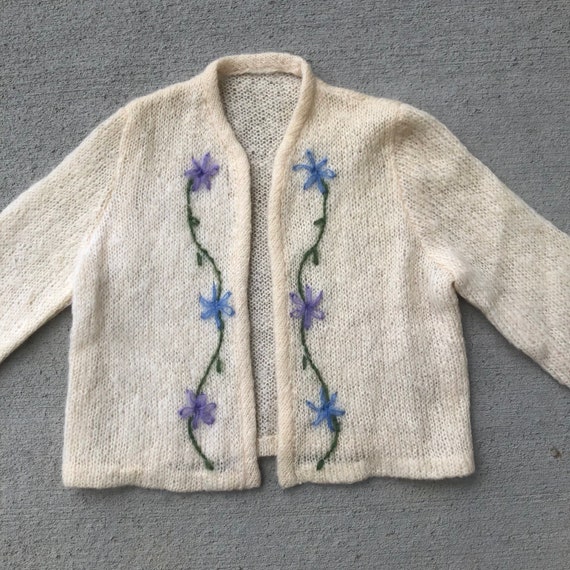 Vintage 60s Hand Knit Floral Mohair Cardigan Size… - image 2