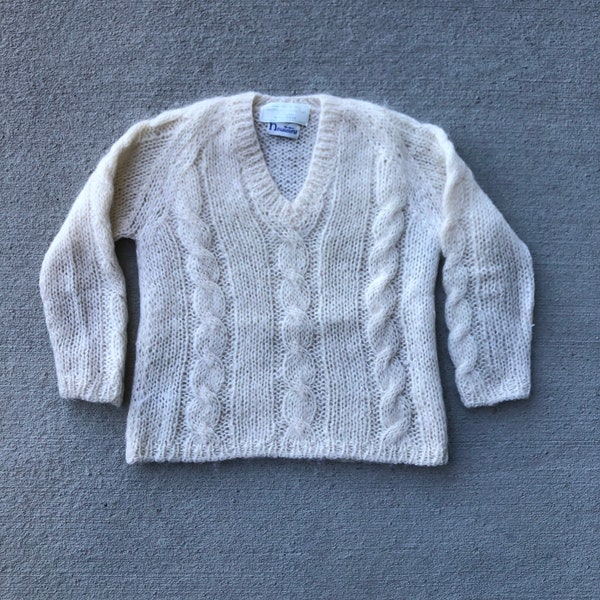 Stunning Vintage 60s Cable Knit Mohair Sweater Size Small