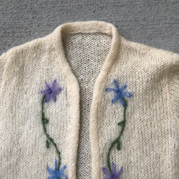 Vintage 60s Hand Knit Floral Mohair Cardigan Size… - image 3