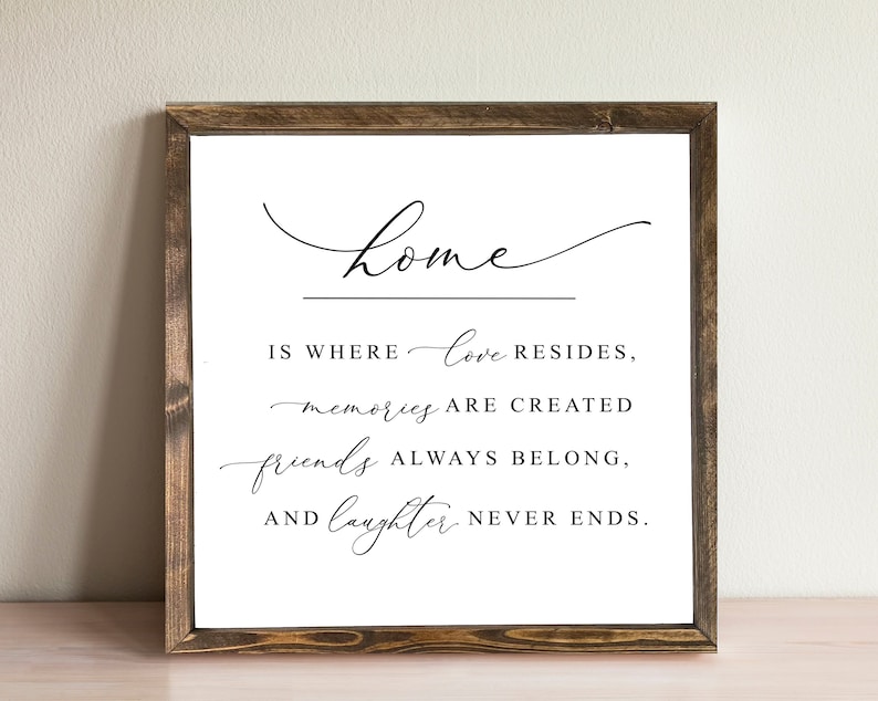 Targa In Legno Farmhouse "Home Is Where Love Resides" - Decorazione Parete 25x61 Cm, Simply Said