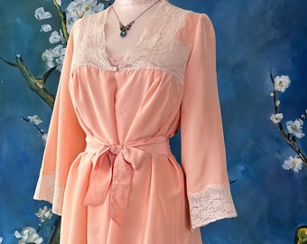 Antique Silk Robe with Bow 1930s Short Dressing Gown Vintage Peach Silk Beige Lace Tie Sash Bow Short Boudoir Bridal Robe Size Medium