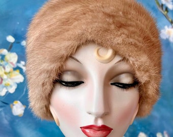 1950s does 1920s Cloche Turban Style Mink Hat Cap Palomino Beige Blonde Mink Dr Zhivago Look Winter Mink Hat 22 1/2 inch by Mr John