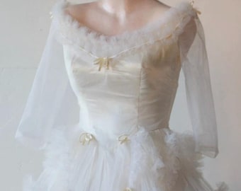  EMMA DOMB Gown Style