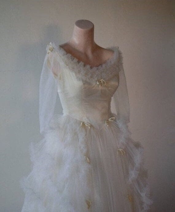 Emma Domb Style, 50s Wedding Dress, Tulle Wedding 