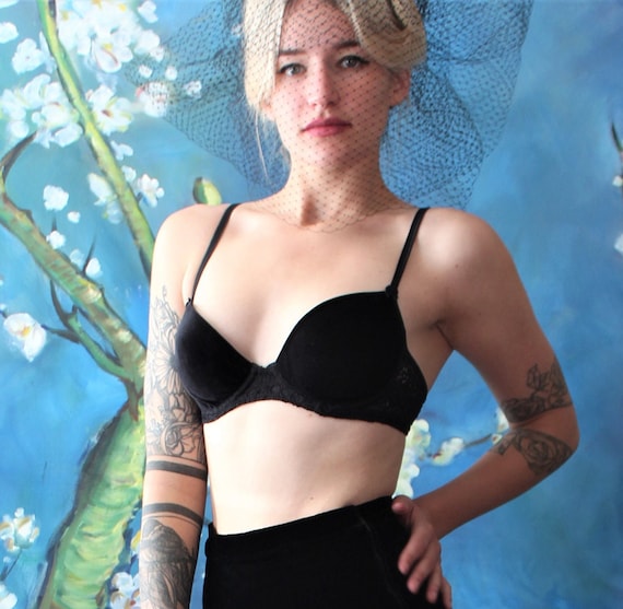 Sexy Vintage Honeymoon OLGA Lingerie Black Velvet Soft Cup Padded Bra by  Olga 34C -  Canada